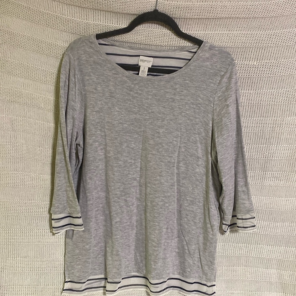 Chico’s Zenergy 2 piece set top and jacket fun details Rayon Soft and comfy